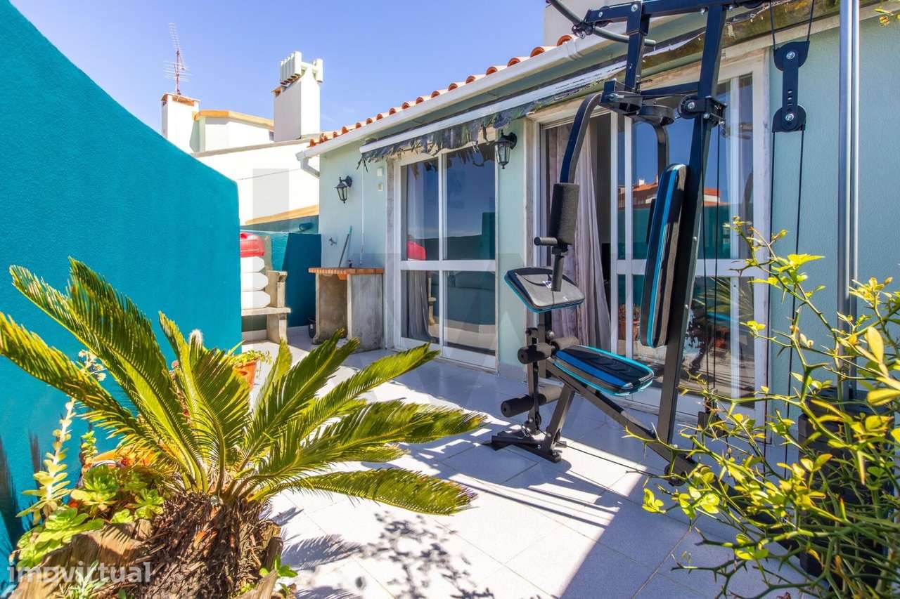 Duplex T3 com Terraço e Vista Desafogada no Cacém - Grande imagem: 2/30