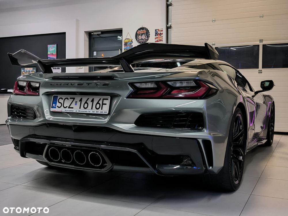 Chevrolet Corvette - 6