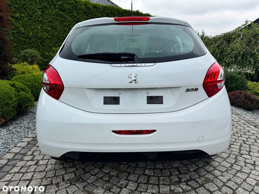 Peugeot 208 - 17