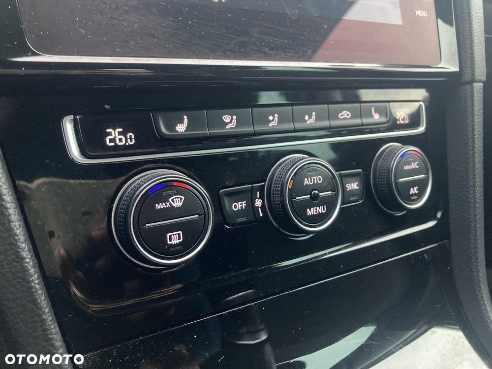 Volkswagen Golf 1.4 TSI BMT Highline - 24