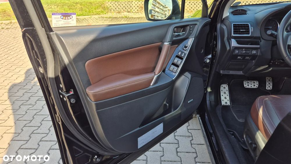 Subaru Forester 2.0 XT Platinum Lineartronic - 18