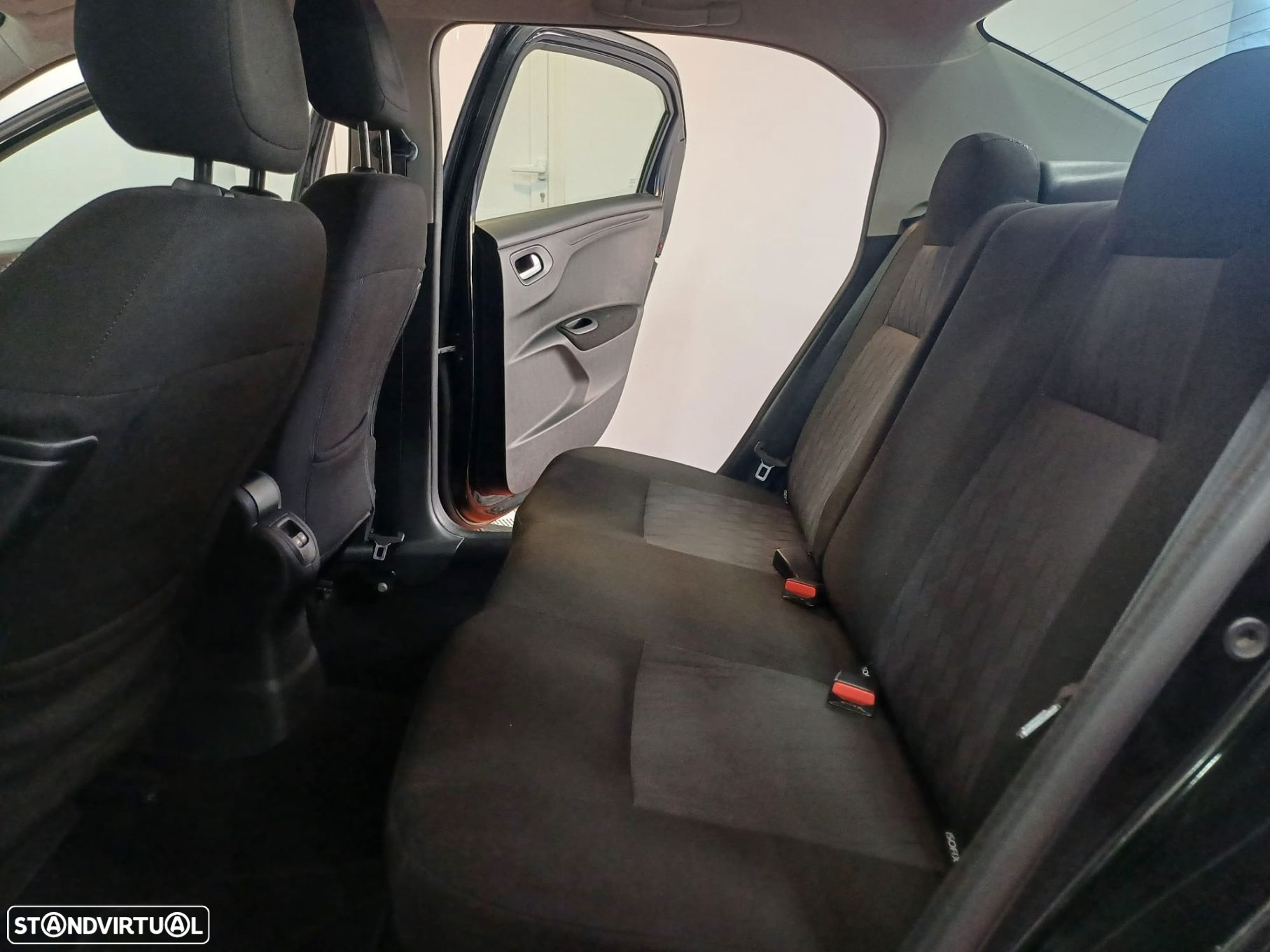 Citroën C-Elysée 1.6 HDi Seduction - 13