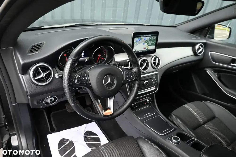 Mercedes-Benz CLA - 10