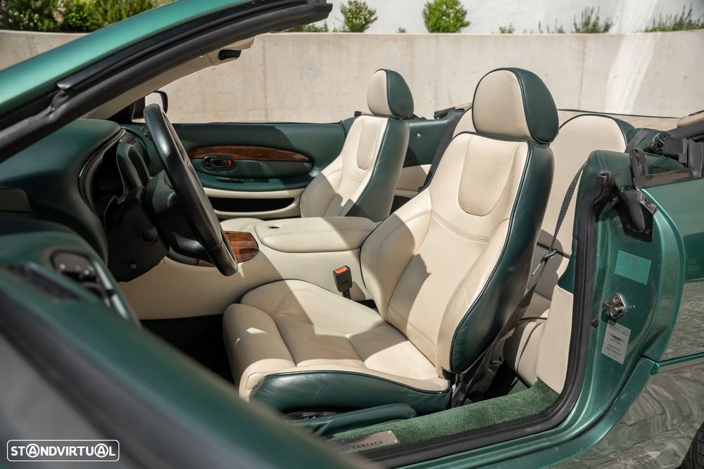 Aston Martin DB7 Vantage Volante - 16