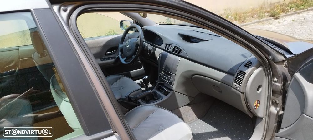 Renault Laguna Break 1.9 dCi Privilège - 4