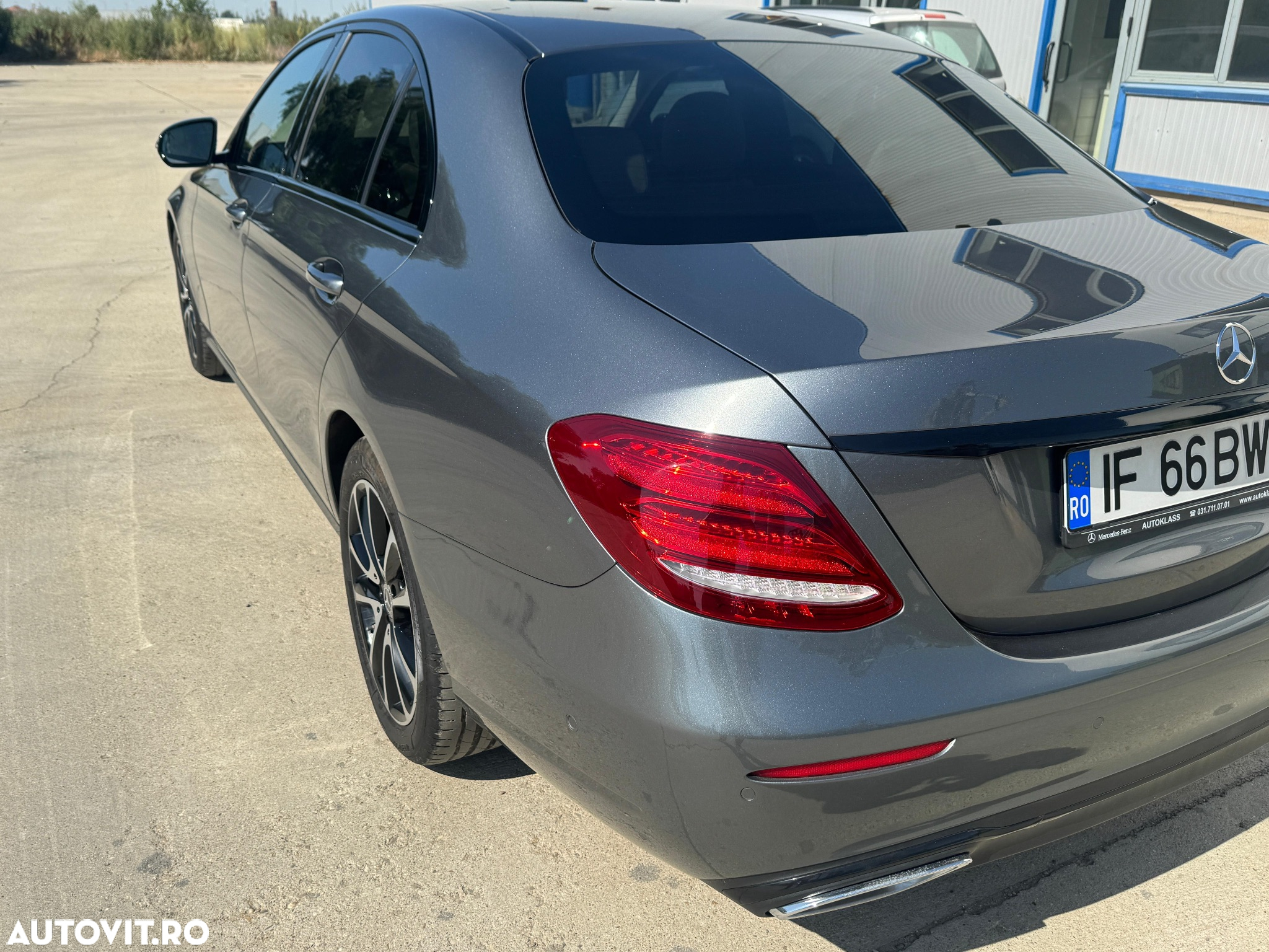 Mercedes-Benz E 220 d 4MATIC Aut. - 3