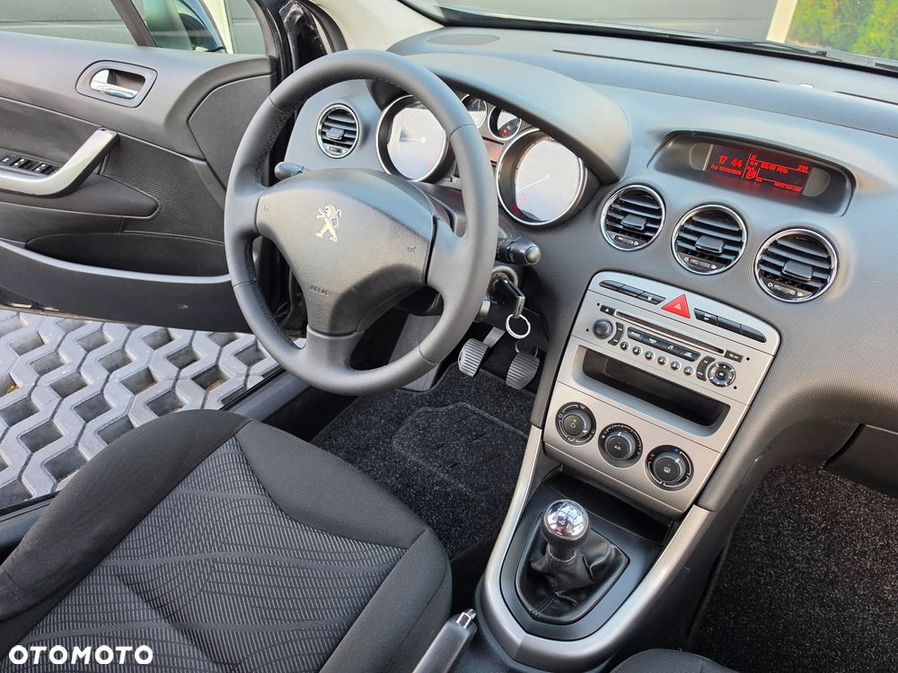 Peugeot 308 100 VTi Urban Move First Edition - 14