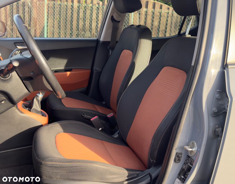 Hyundai i10 1.2 Fifa World Cup Edition - 8