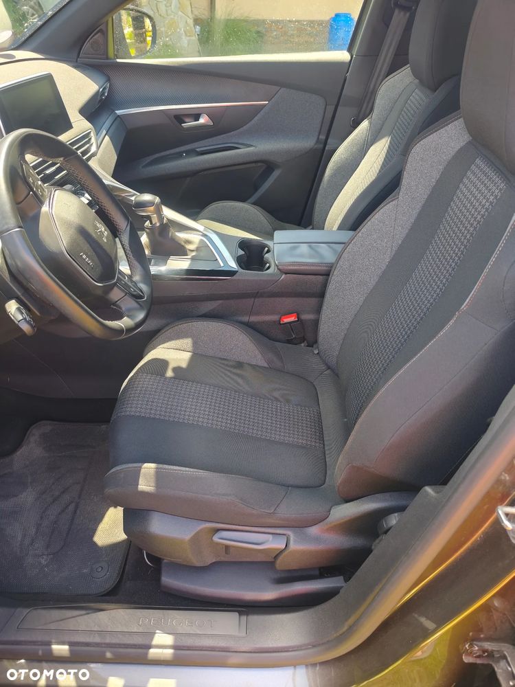 Peugeot 3008 1.2 PureTech Allure S&S - 10