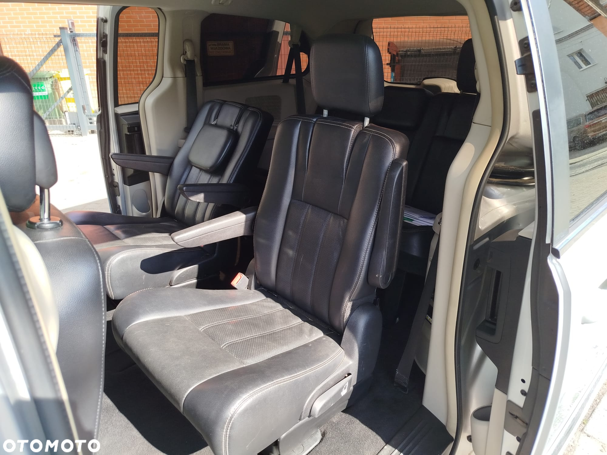 Chrysler Town & Country 3.6 Limited - 12