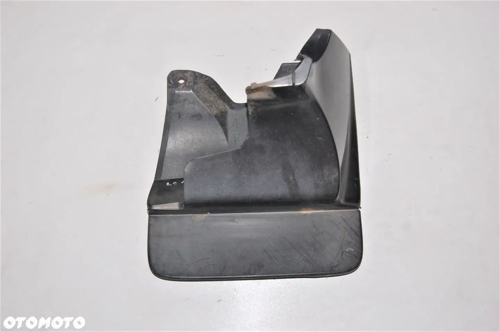TOYOTA land Cruiser 120 - Chlapacz tylny prawy, lewy. Przedni prawy. - 2