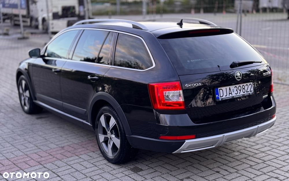 Skoda Octavia Scout 2.0 TDI 4x4 - 6