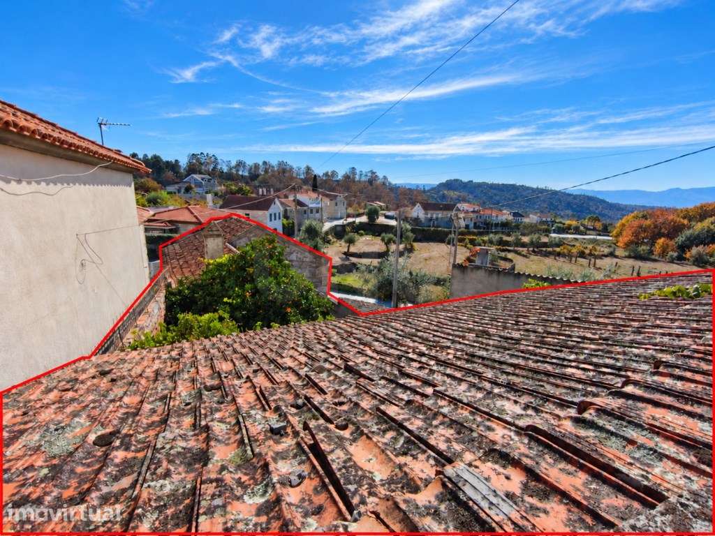 Moradia em granito com espaços para reinventar e muito potencial pa... - Grande imagem: 4/24