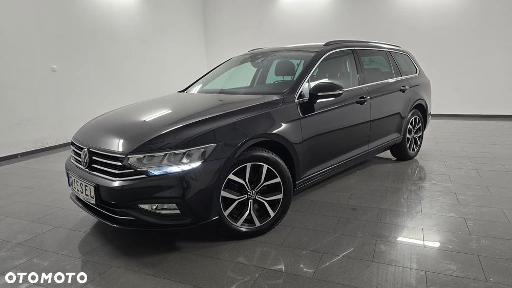 Volkswagen Passat - 1