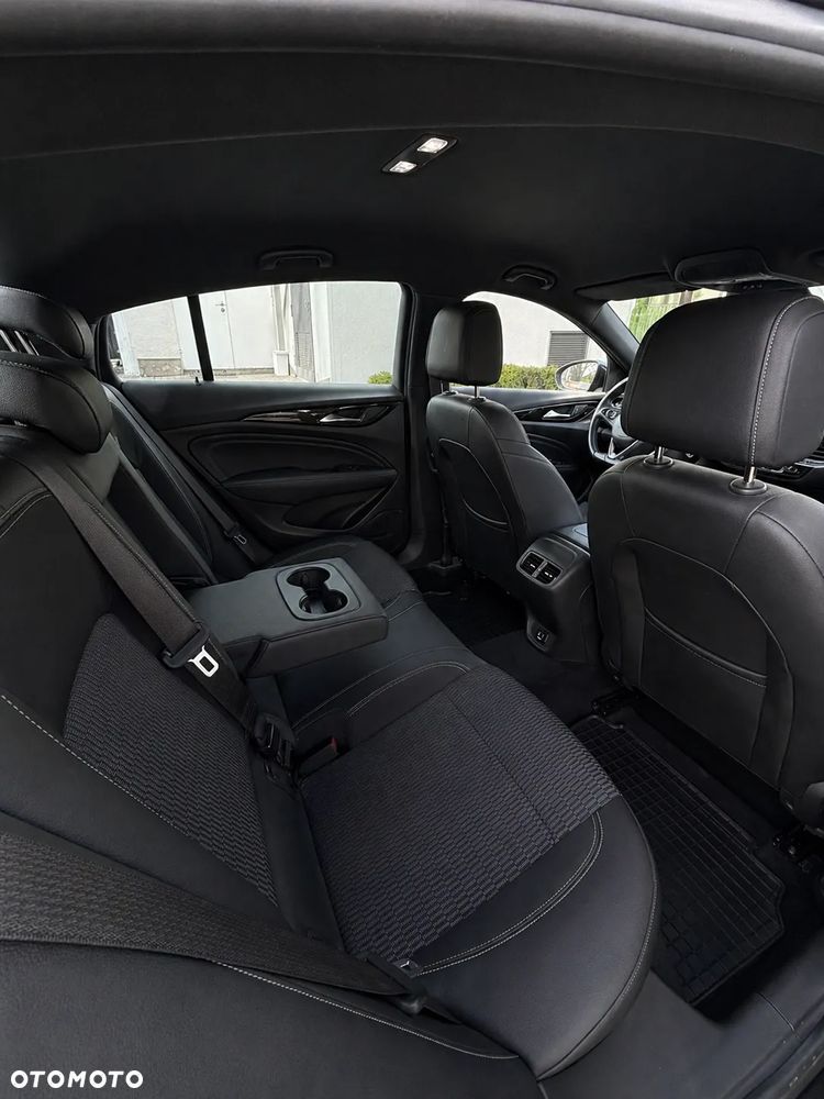 Opel Insignia 2.0 T 4x4 Innovation S&S - 9