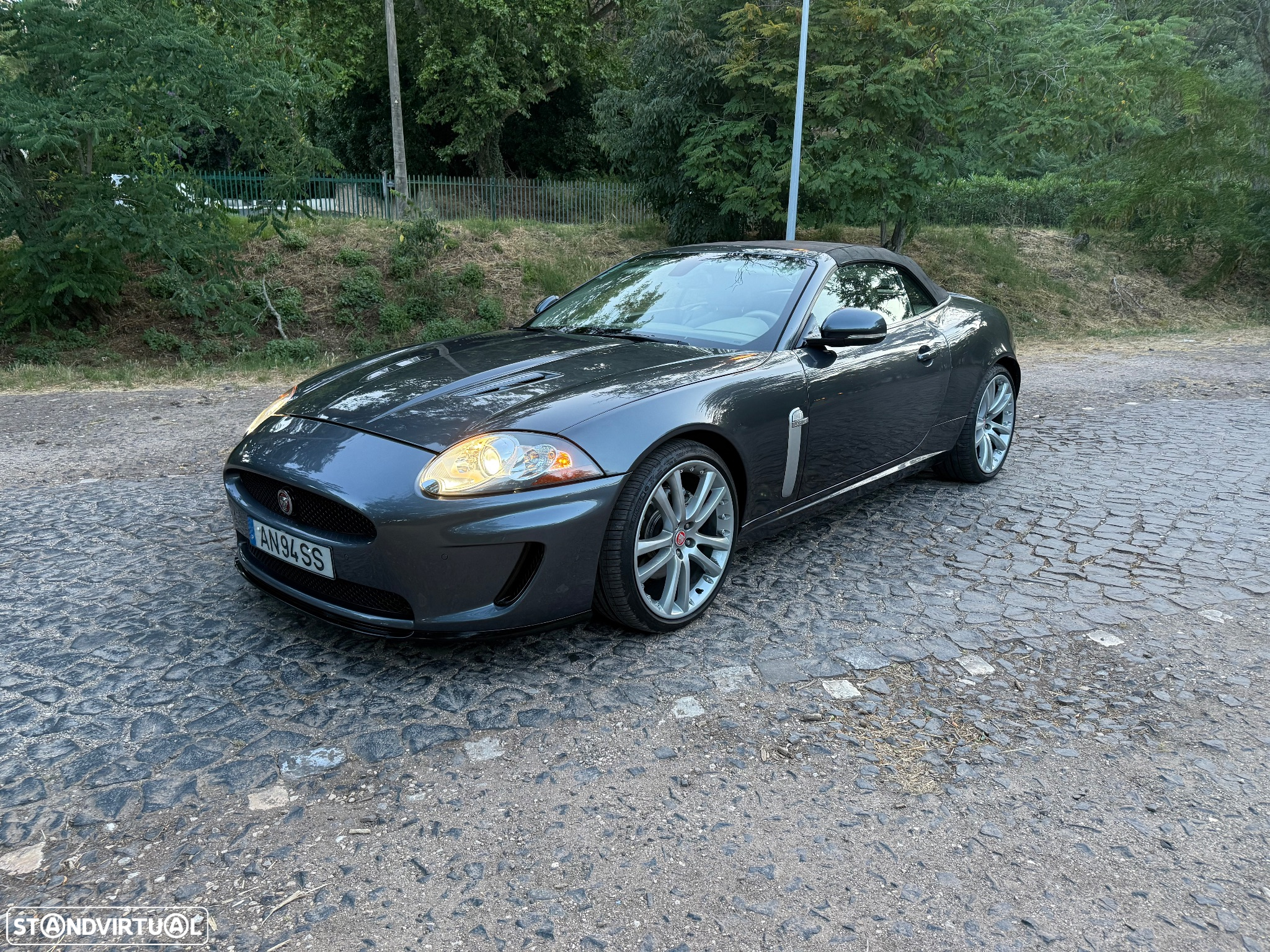 Jaguar XK 4.2 V8 Convertible - 4