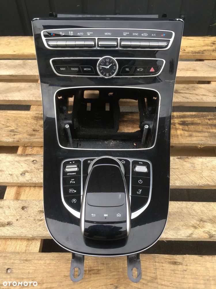 PANEL ŚRODKOWY TUNEL DEKOR MERCEDES W213 E KLASA - 1