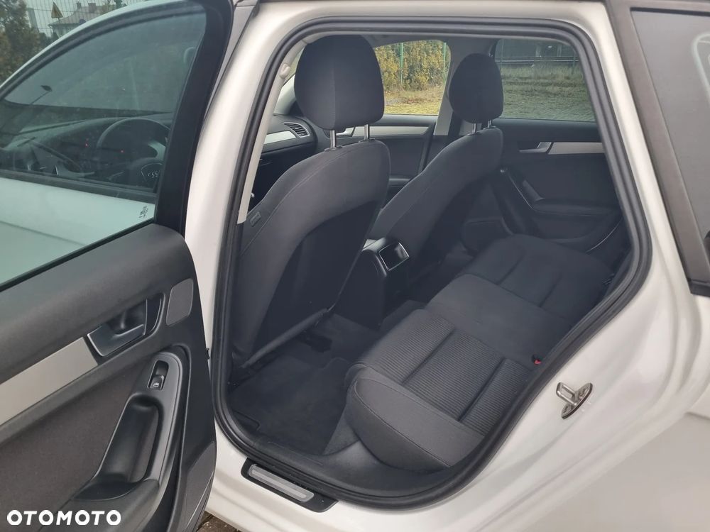 Audi A4 Avant 2.0 TDI DPF Ambiente - 33