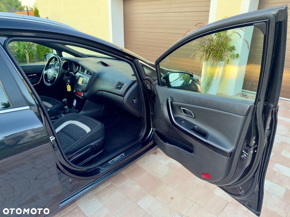 Kia Ceed Cee'd 1.6 CRDi GT Line - 30