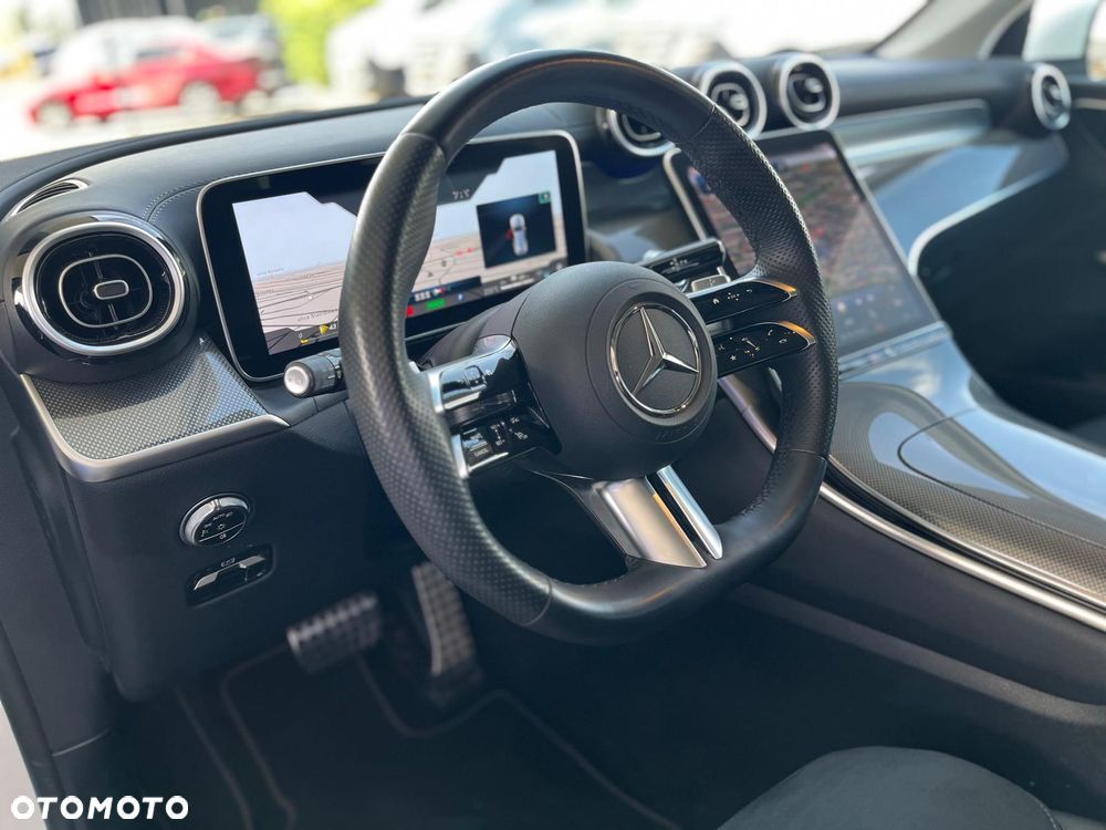 Mercedes-Benz GLC 300 e 4-Matic AMG Line - 19