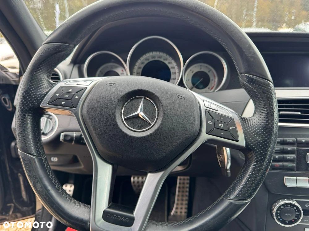 Mercedes-Benz Klasa C 300 CDI DPF 4Matic (BlueEFFICIENCY) 7G-TRONIC Avantgarde - 16