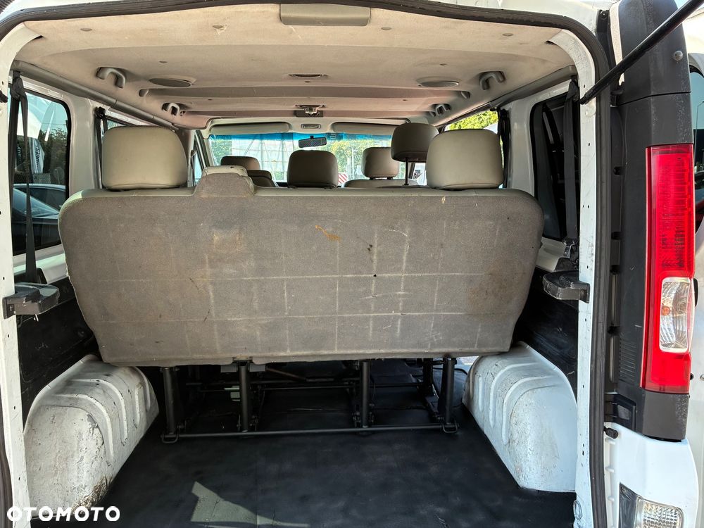 Renault Trafic Passenger Expression - 12