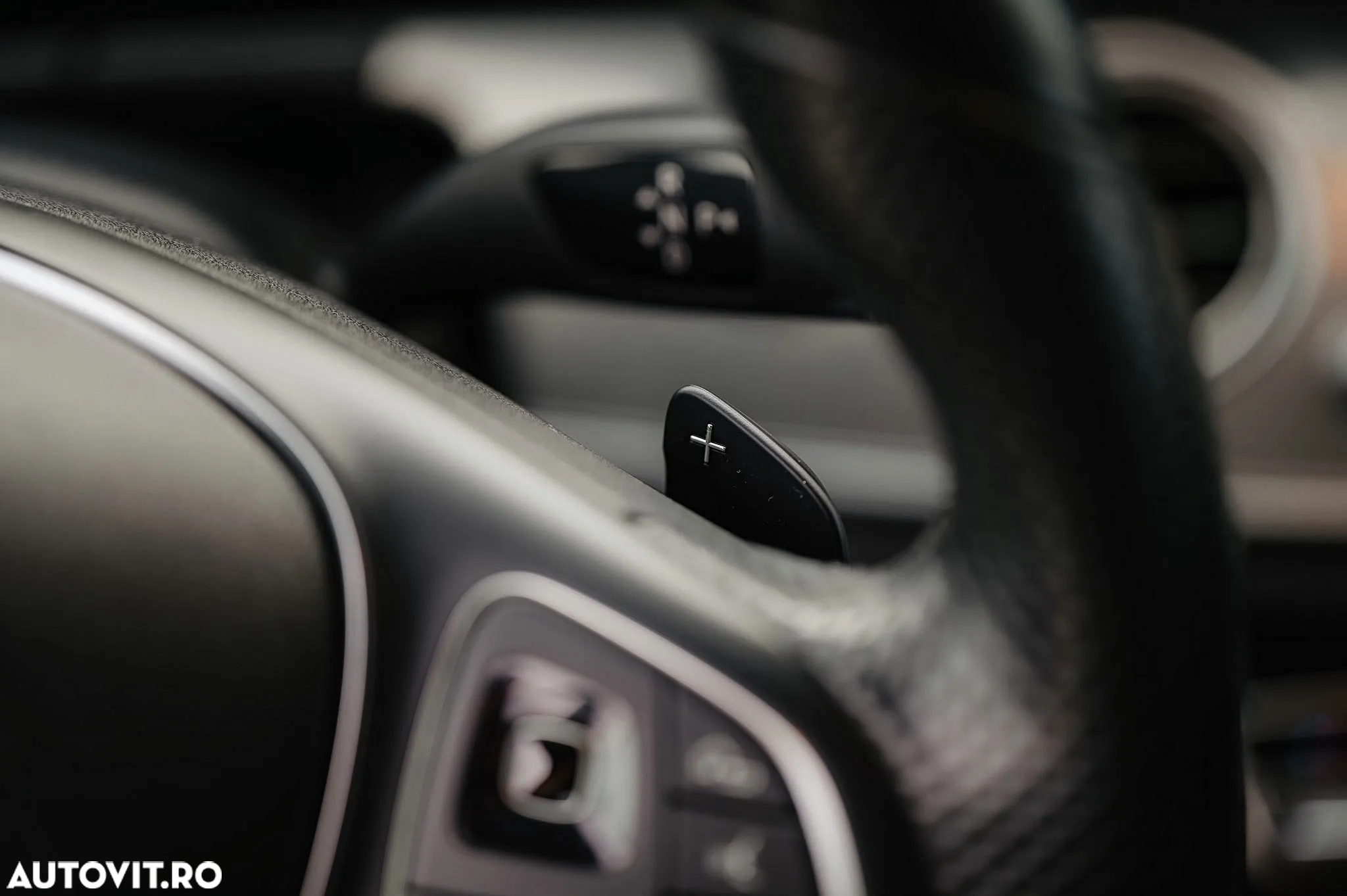 Mercedes-Benz E - 33