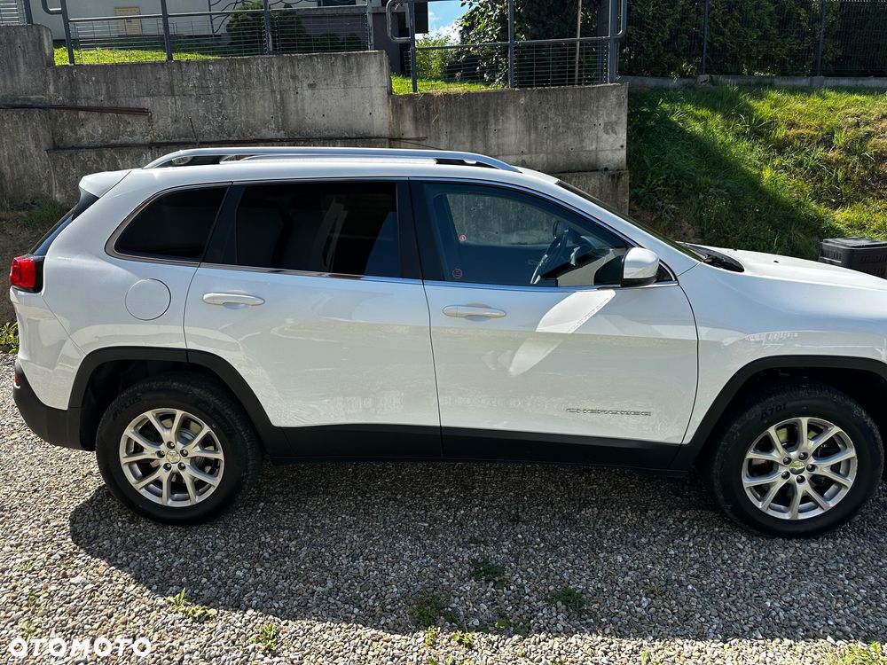 Jeep Cherokee - 4