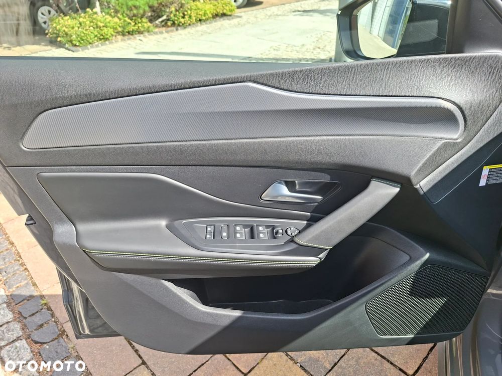 Peugeot 308 Hybrid 136 e-DSC6 GT - 22