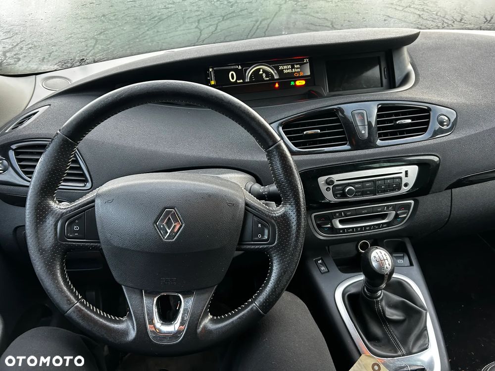 Renault Scenic Energy dCi 130 S&S Bose Edition - 24