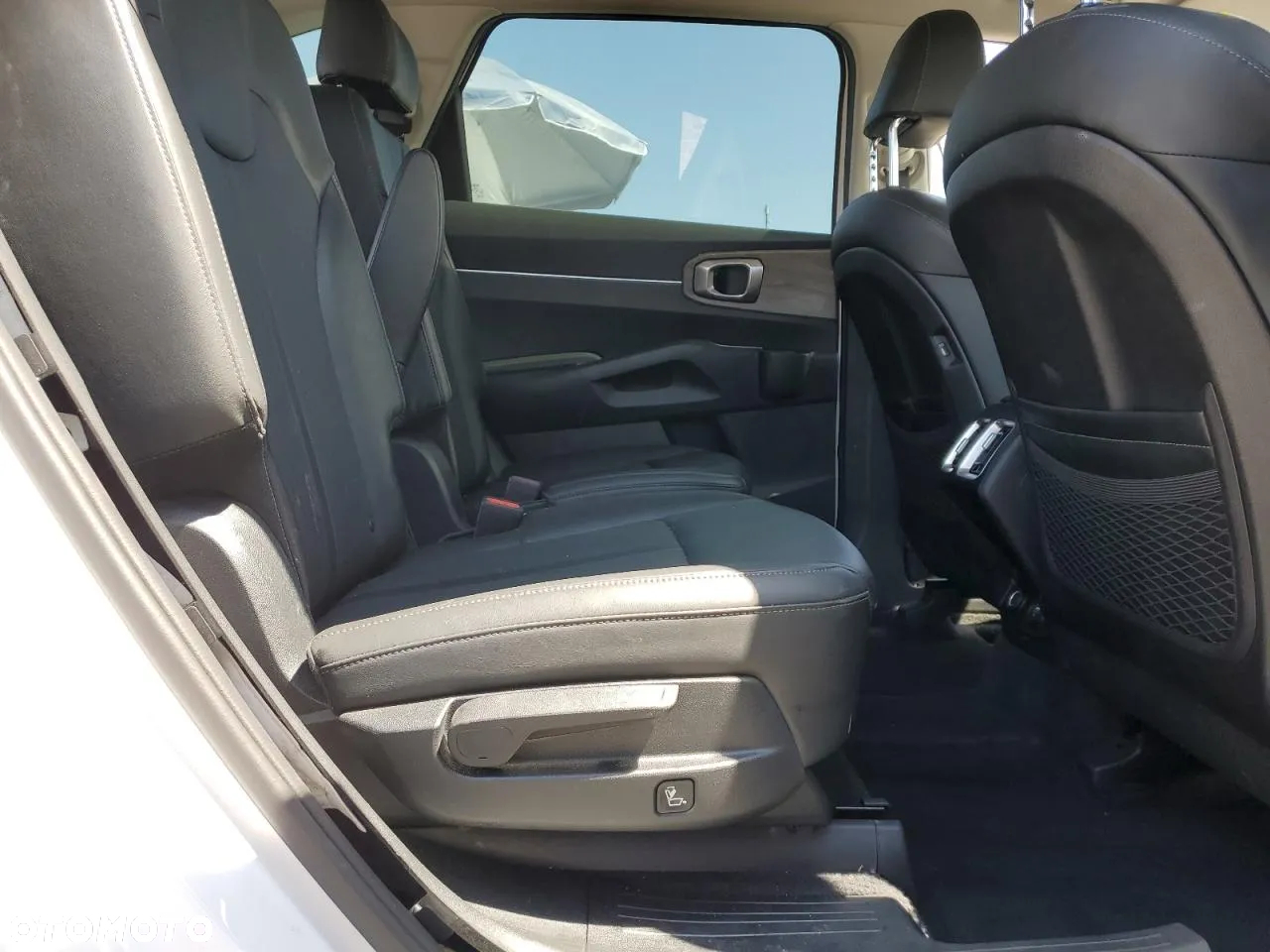 Kia Sorento - 12