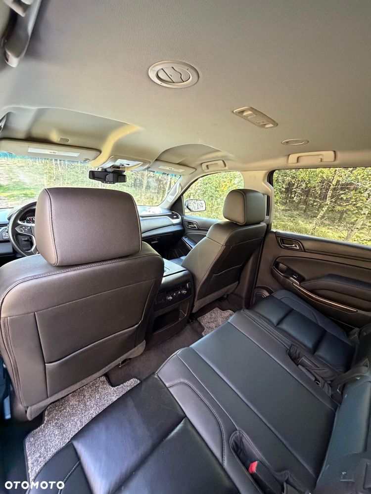 Chevrolet Suburban - 12