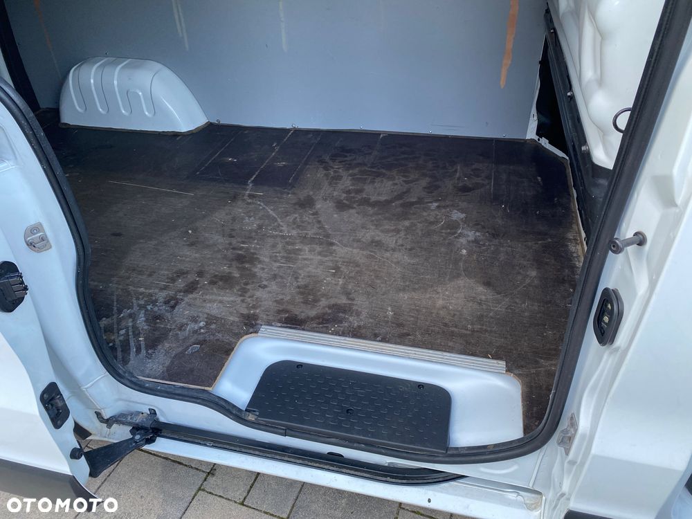 Renault TRAFIC - 11