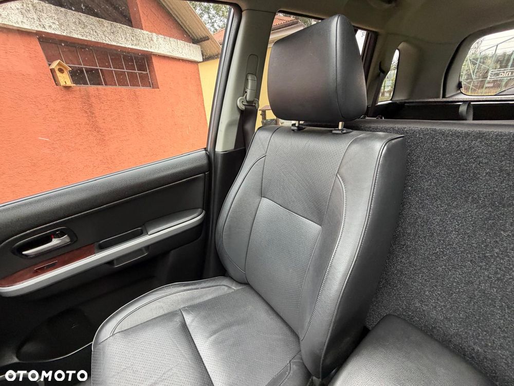 Suzuki Grand Vitara 2.0 De luxe - 18