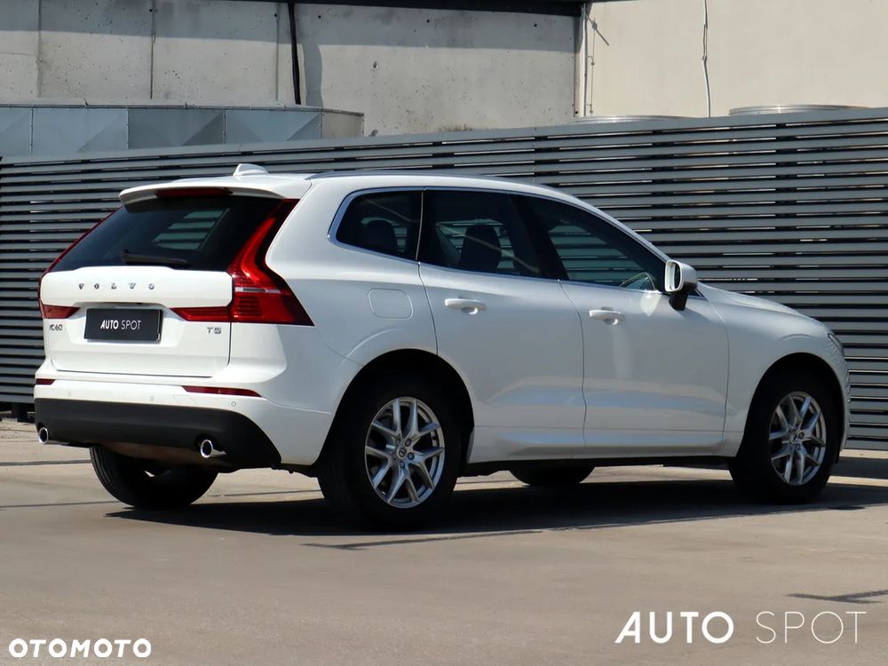 Volvo XC 60 T5 Momentum Pro - 6