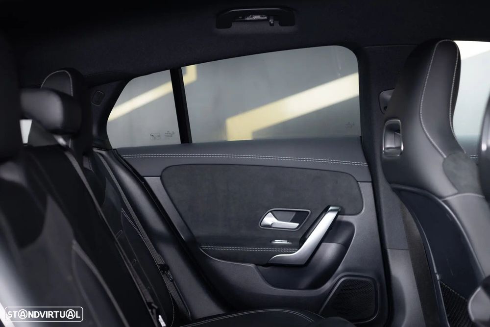 Mercedes-Benz CLA 250 e Shooting Brake AMG Line - 14