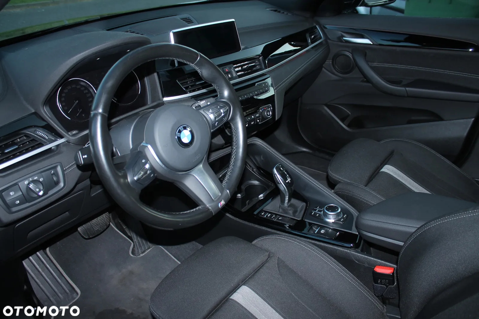 BMW X2 sDrive18i Business Edition - 8