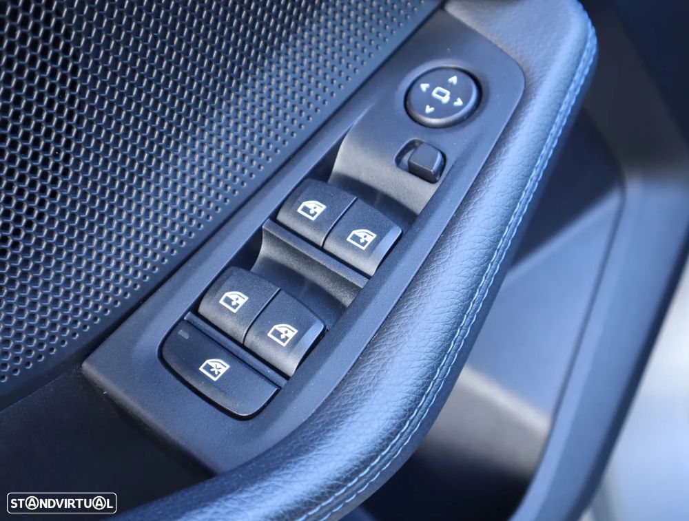 BMW 116 d Pack Desportivo M Auto - 31