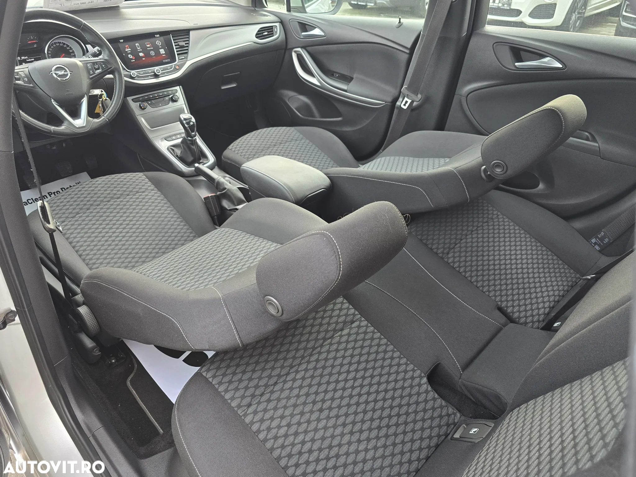 Opel Astra 1.6 CDTI ECOTEC Dynamic - 11