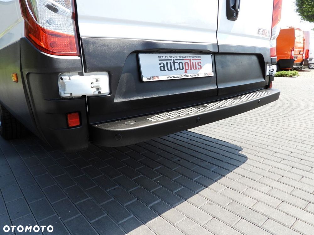 Iveco DAILY 35S16 FURGON BRYGADÓWKA 7 MIEJSC TEMPOMAT KLIMATYZACJA  160KM - 22