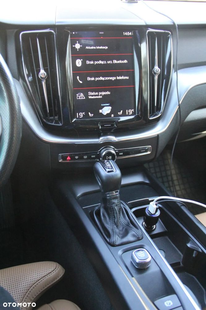 Volvo XC 60 D4 AWD Momentum - 12