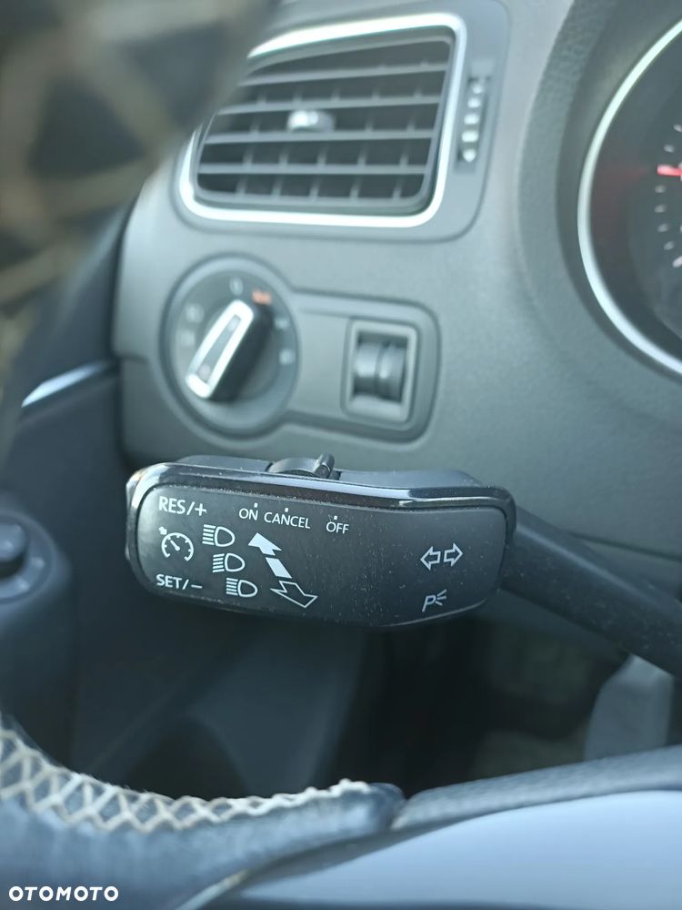Volkswagen Polo - 1