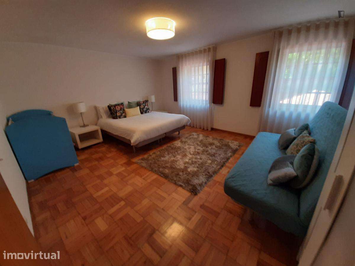 Apartamento com 2 quartos - localizado em São Nicolau Porto - Grande imagem: 2/4