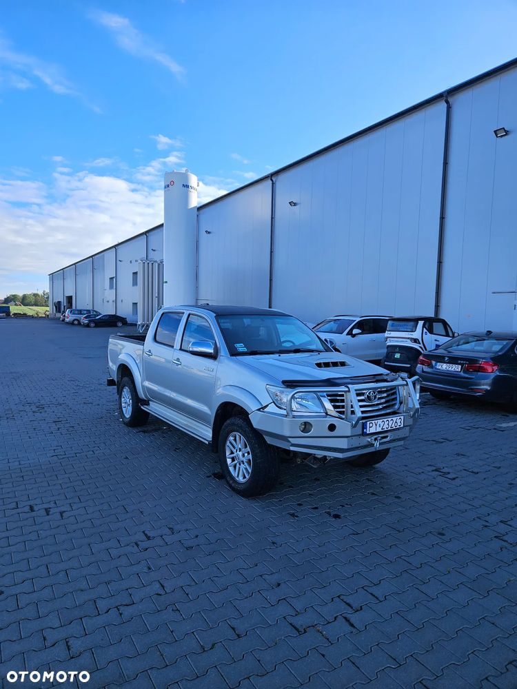 Toyota Hilux - 2