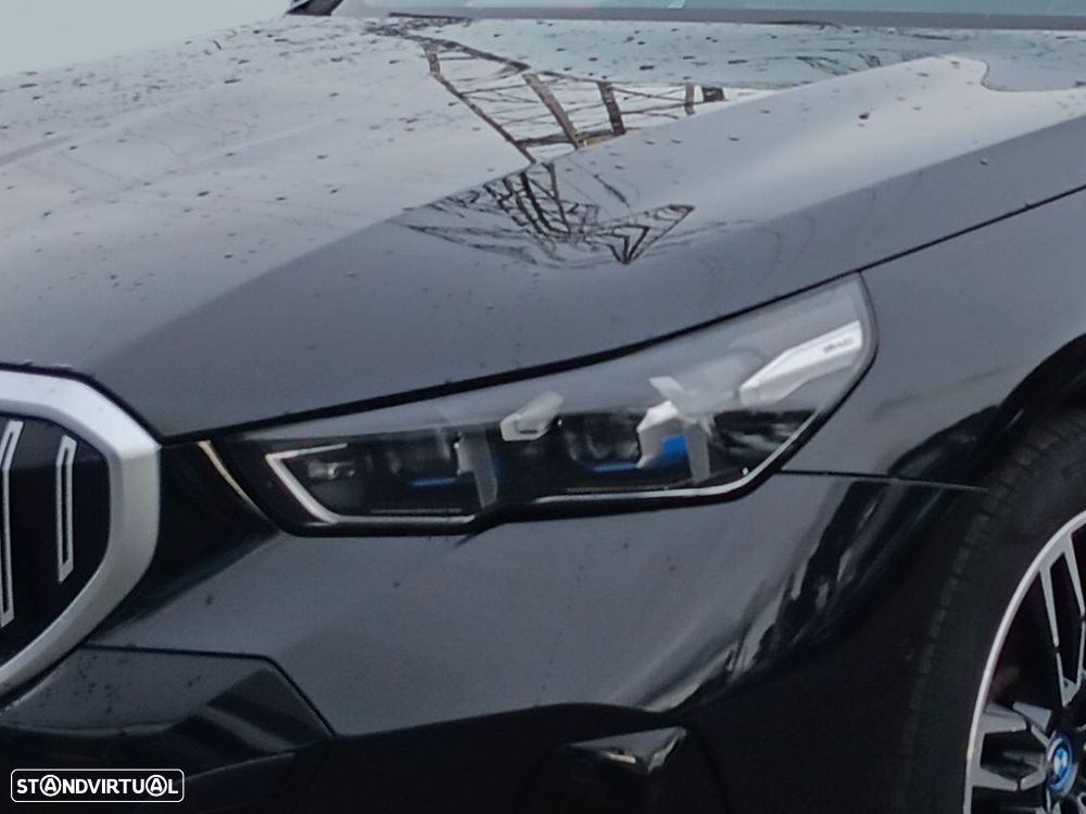 BMW 530 e Pack Desportivo M - 3