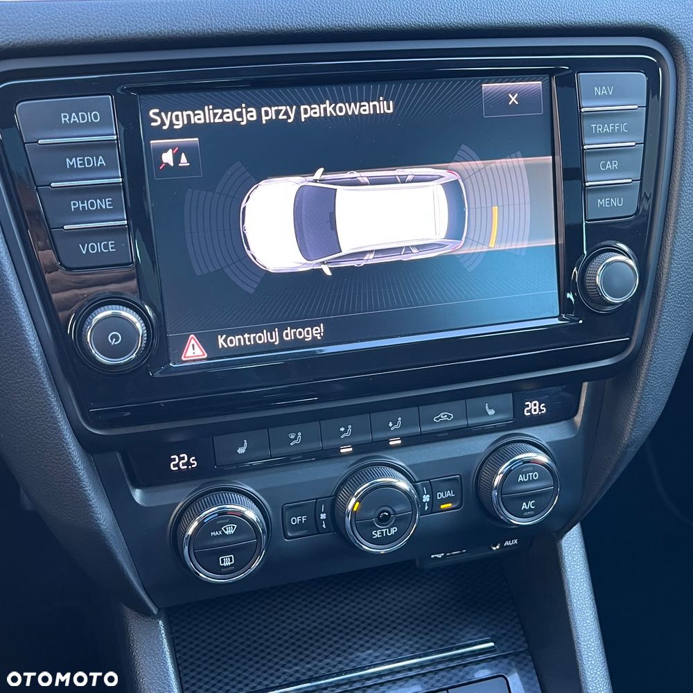 Skoda Octavia 2.0 TDI DSG RS - 10