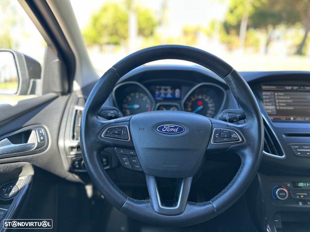Ford Focus SW 1.5 TDCi Titanium - 44