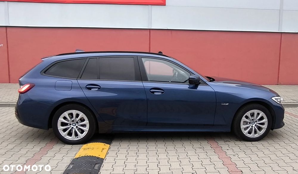 BMW Seria 3 330e Luxury Line - 16