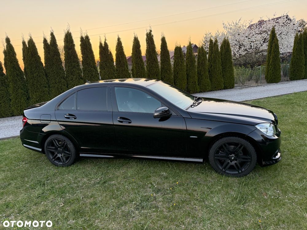 Mercedes-Benz Klasa C 180 Kompressor BlueEFFICIENCY Avantgarde - 23