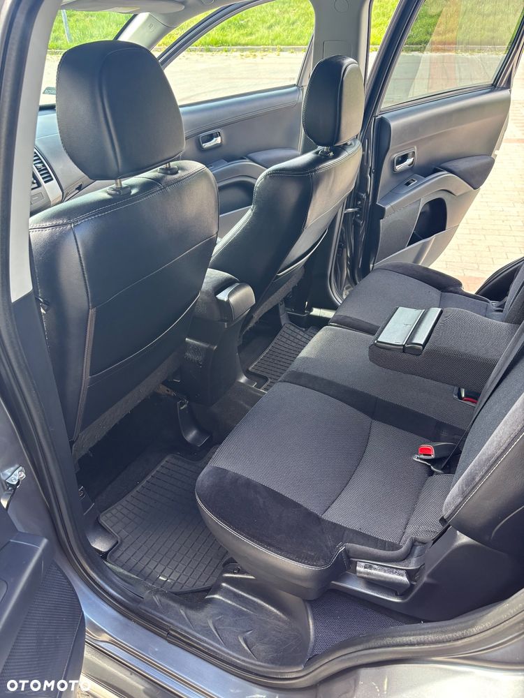 Peugeot 4007 - 15
